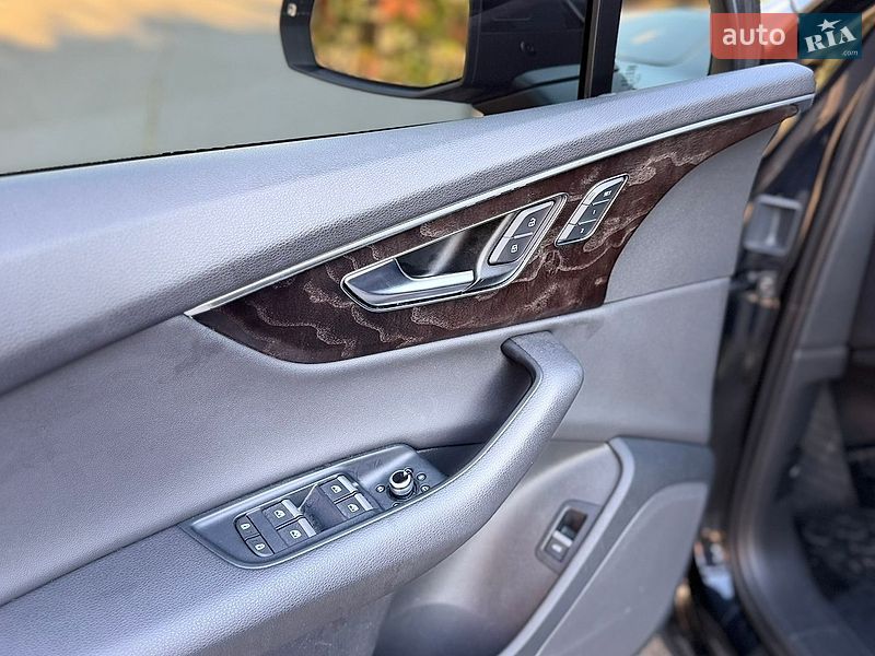 Позашляховик / Кросовер Audi Q7 2021 в Полтаві