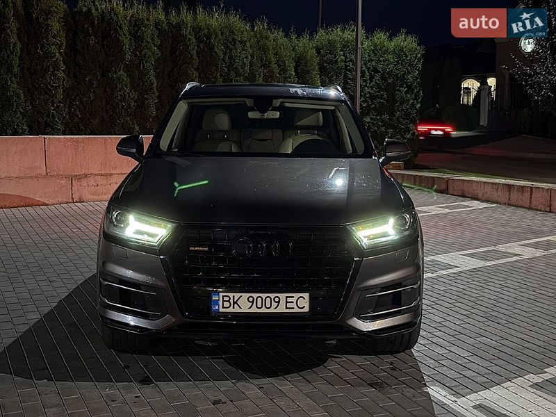 Внедорожник / Кроссовер Audi Q7 2015 в Дубно