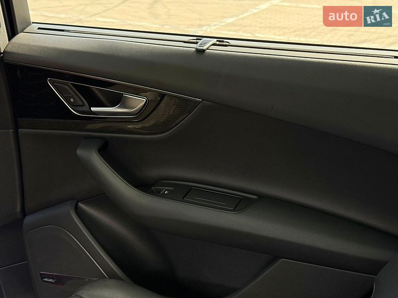Позашляховик / Кросовер Audi Q7 2017 в Одесі