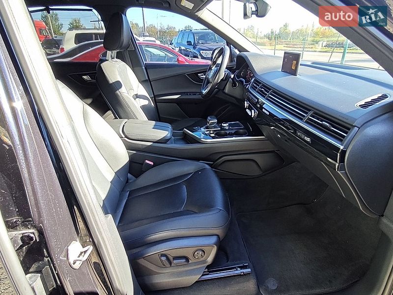 Внедорожник / Кроссовер Audi Q7 2016 в Киеве