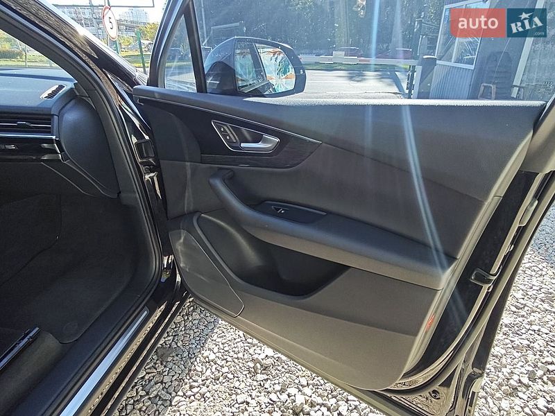 Внедорожник / Кроссовер Audi Q7 2016 в Киеве