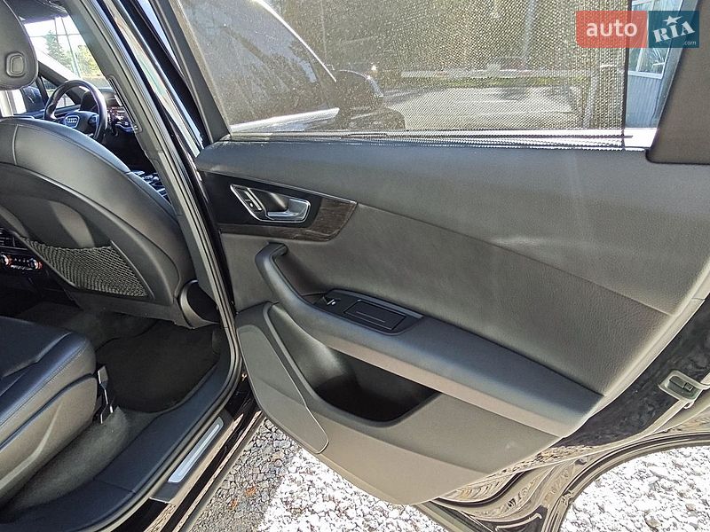 Внедорожник / Кроссовер Audi Q7 2016 в Киеве