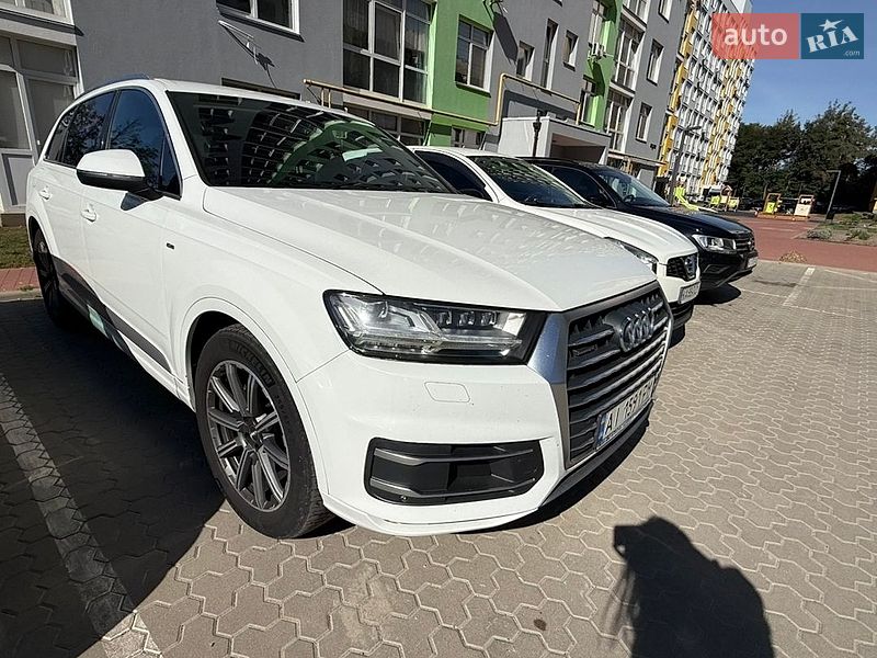 Позашляховик / Кросовер Audi Q7 2016 в Києві