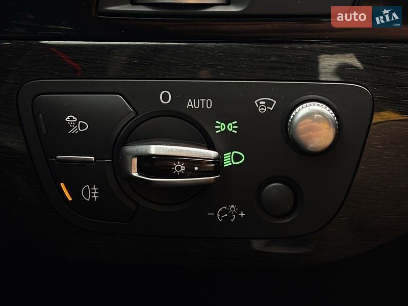 Позашляховик / Кросовер Audi Q7 2016 в Білогородці