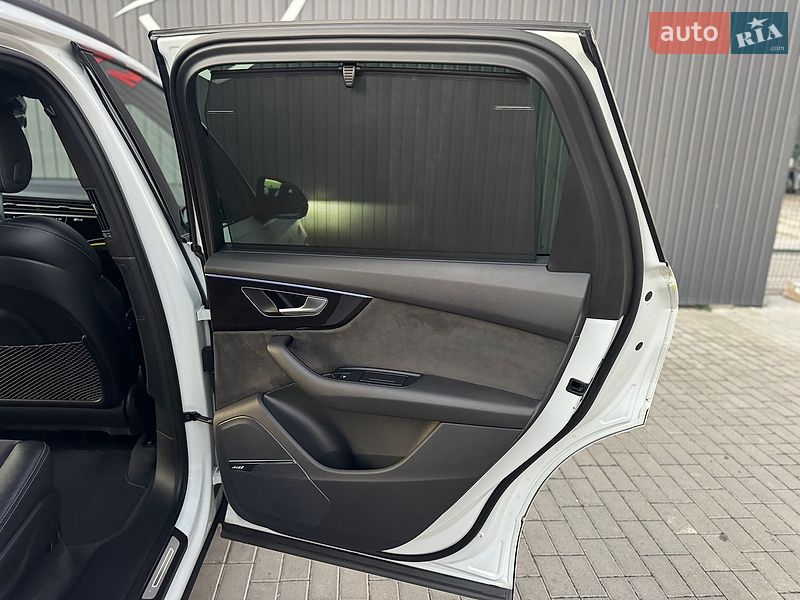 Внедорожник / Кроссовер Audi Q7 2020 в Мукачево