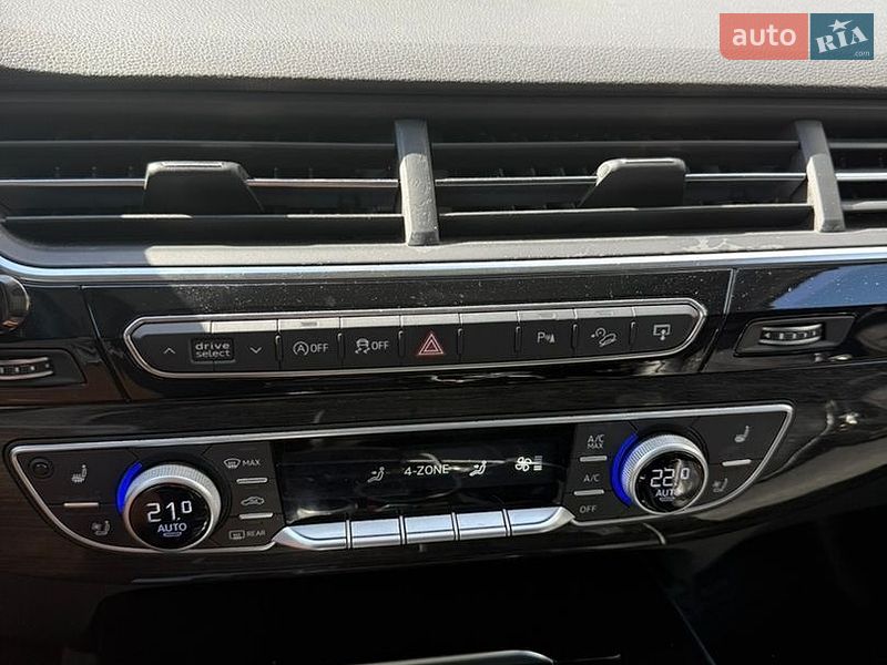 Позашляховик / Кросовер Audi Q7 2015 в Первомайську