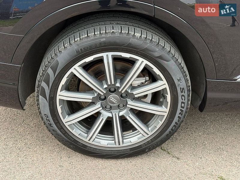 Позашляховик / Кросовер Audi Q7 2016 в Ковелі