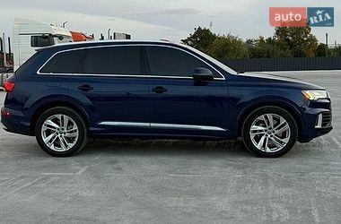 Позашляховик / Кросовер Audi Q7 2020 в Києві