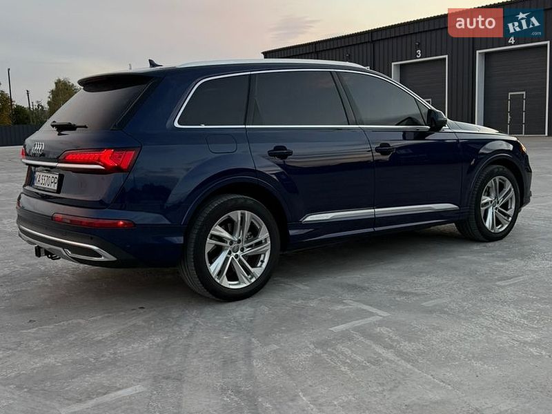 Позашляховик / Кросовер Audi Q7 2020 в Києві