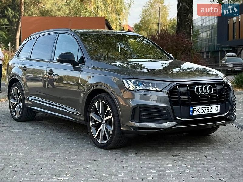 Внедорожник / Кроссовер Audi Q7 2019 в Черновцах