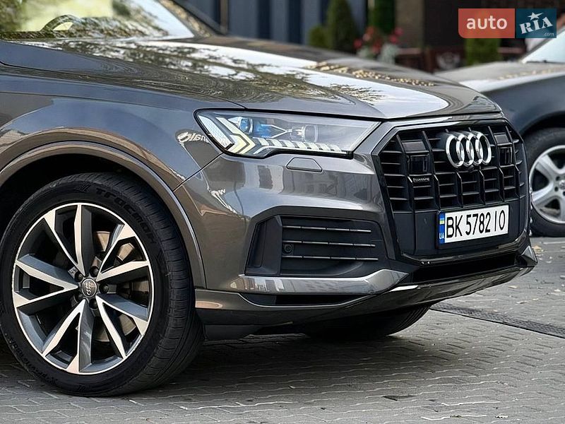 Внедорожник / Кроссовер Audi Q7 2019 в Черновцах