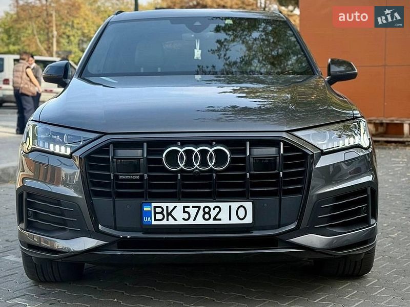 Внедорожник / Кроссовер Audi Q7 2019 в Черновцах