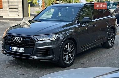Внедорожник / Кроссовер Audi Q7 2019 в Черновцах