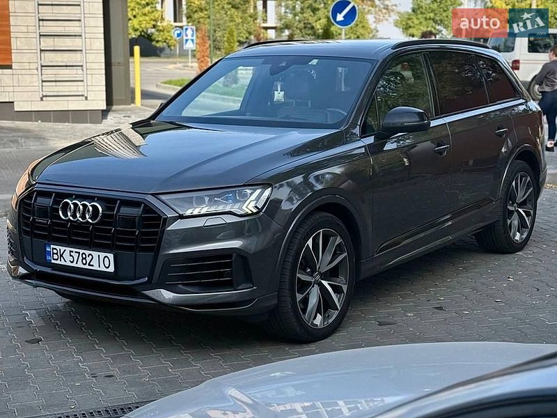 Внедорожник / Кроссовер Audi Q7 2019 в Черновцах