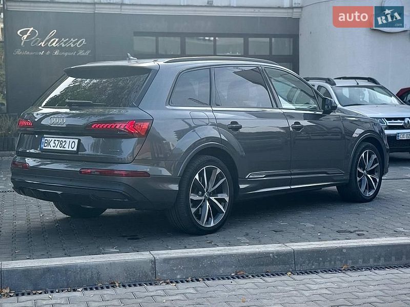 Внедорожник / Кроссовер Audi Q7 2019 в Черновцах