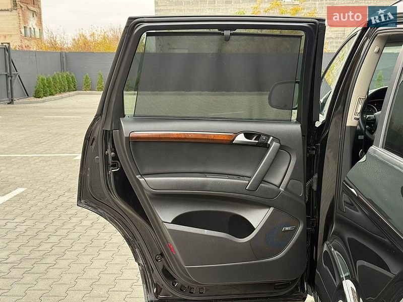 Внедорожник / Кроссовер Audi Q7 2015 в Дубно
