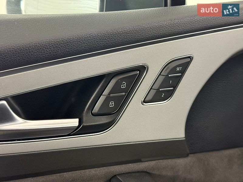 Внедорожник / Кроссовер Audi Q7 2017 в Умани
