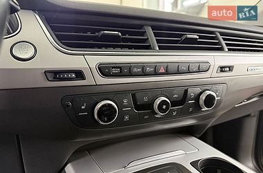 Внедорожник / Кроссовер Audi Q7 2017 в Умани