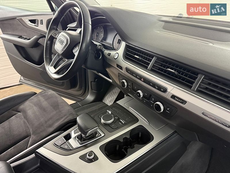 Внедорожник / Кроссовер Audi Q7 2017 в Умани