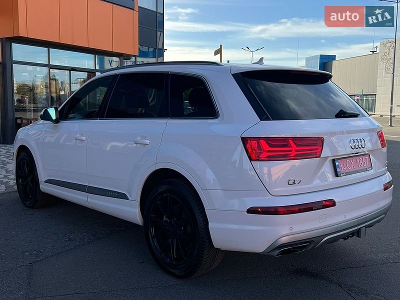 Внедорожник / Кроссовер Audi Q7 2017 в Киеве