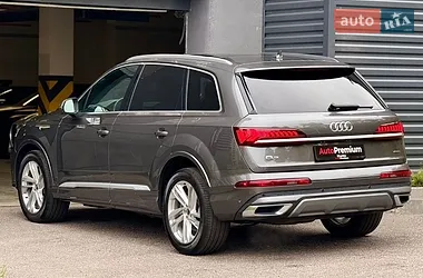 Audi Q7 2021