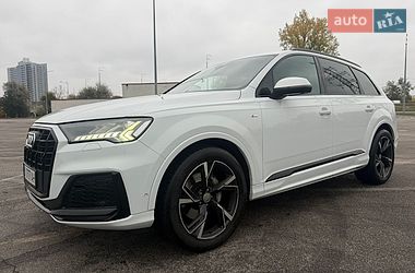 Внедорожник / Кроссовер Audi Q7 2021 в Киеве