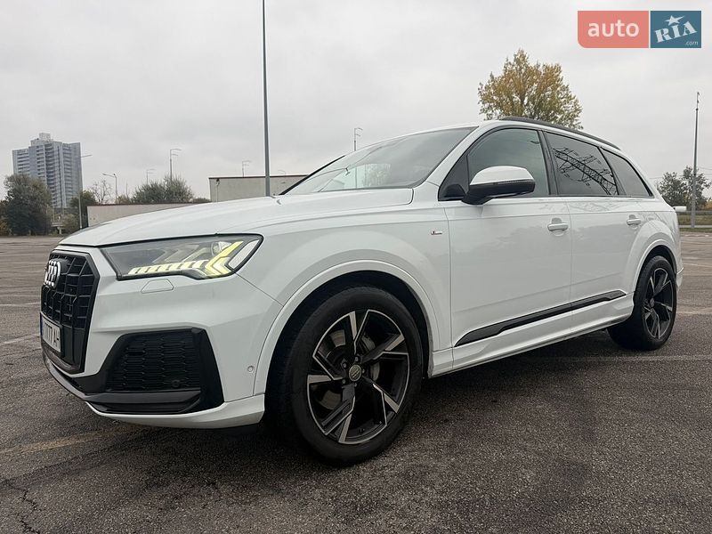 Внедорожник / Кроссовер Audi Q7 2021 в Киеве