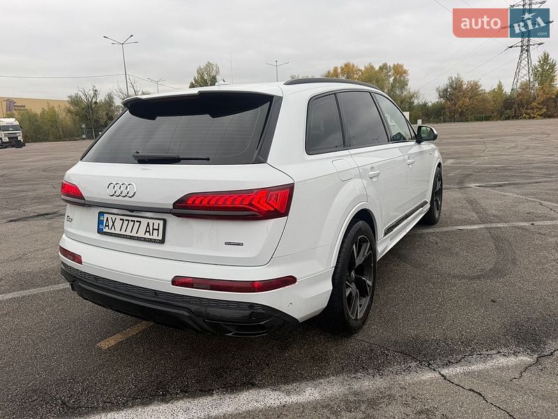 Внедорожник / Кроссовер Audi Q7 2021 в Киеве