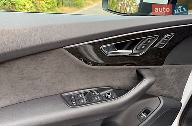 Внедорожник / Кроссовер Audi Q7 2021 в Киеве