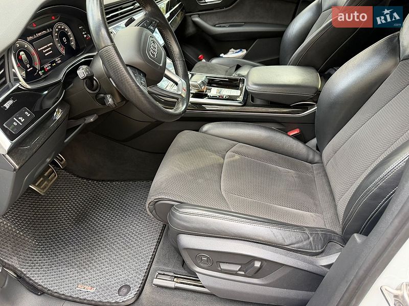 Внедорожник / Кроссовер Audi Q7 2021 в Киеве