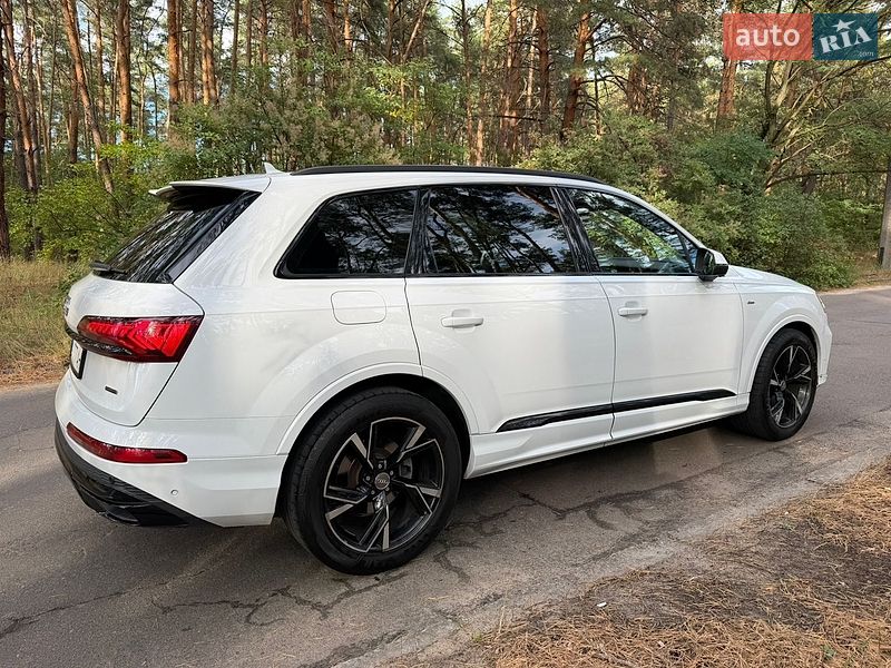 Внедорожник / Кроссовер Audi Q7 2021 в Киеве