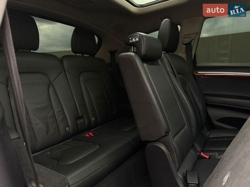 Позашляховик / Кросовер Audi Q7 2013 в Дніпрі