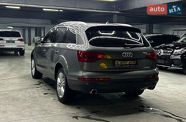Внедорожник / Кроссовер Audi Q7 2010 в Черновцах