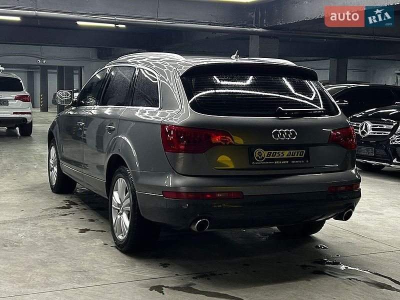Внедорожник / Кроссовер Audi Q7 2010 в Черновцах