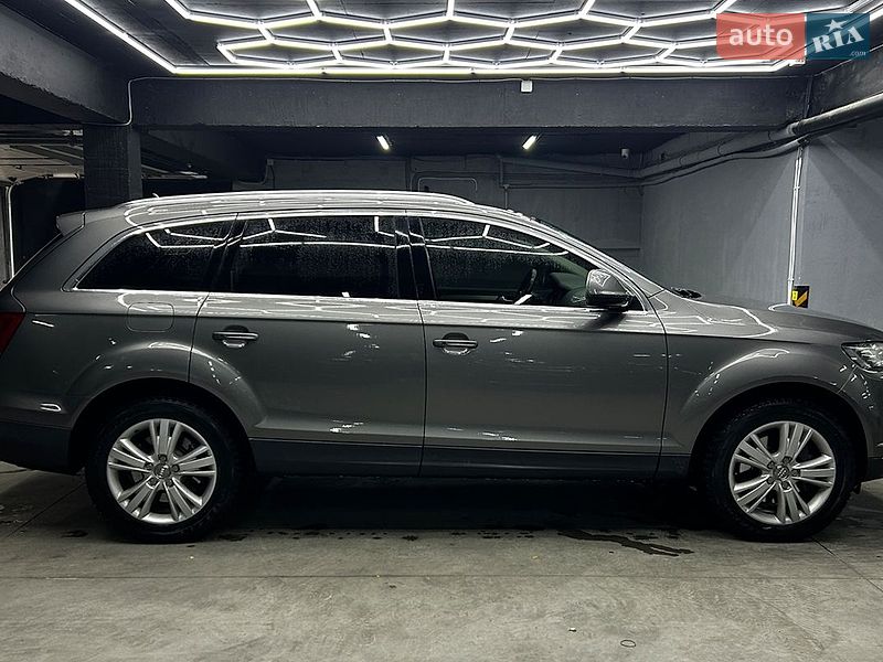 Внедорожник / Кроссовер Audi Q7 2010 в Черновцах