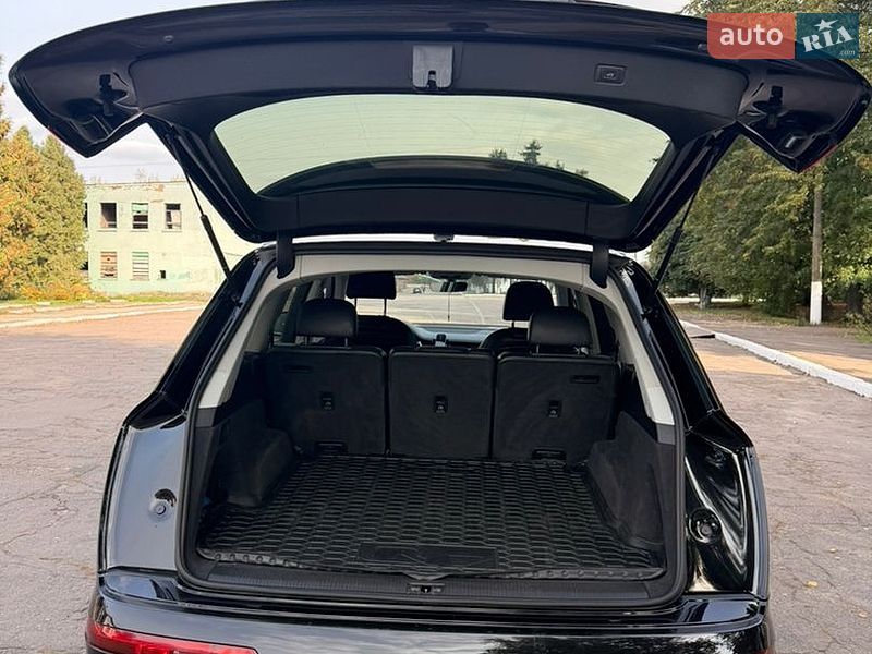 Позашляховик / Кросовер Audi Q7 2017 в Бахмачі