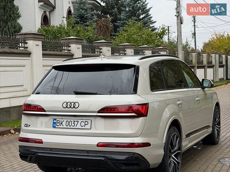 Внедорожник / Кроссовер Audi Q7 2020 в Ровно