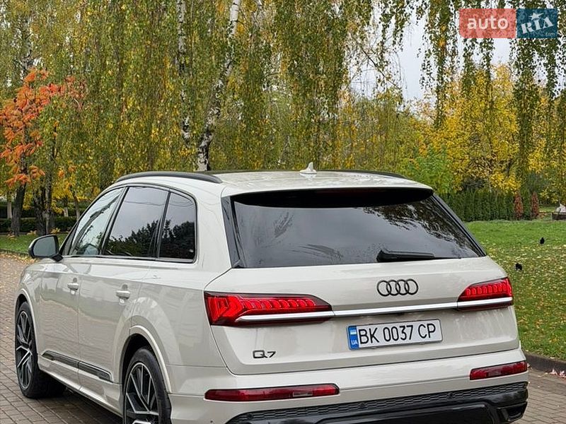 Внедорожник / Кроссовер Audi Q7 2020 в Ровно