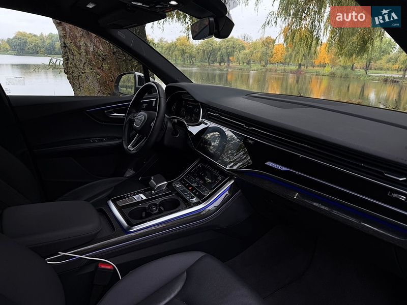 Внедорожник / Кроссовер Audi Q7 2020 в Ровно