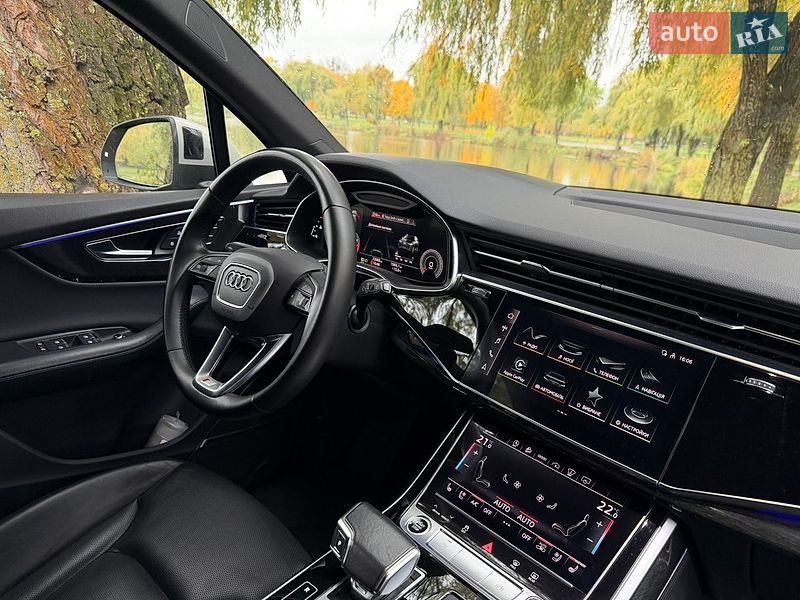 Внедорожник / Кроссовер Audi Q7 2020 в Ровно