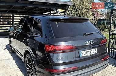 Позашляховик / Кросовер Audi Q7 2020 в Ужгороді