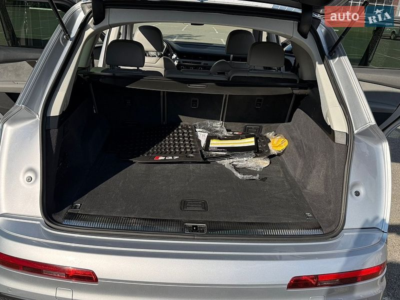 Внедорожник / Кроссовер Audi Q7 2018 в Киеве
