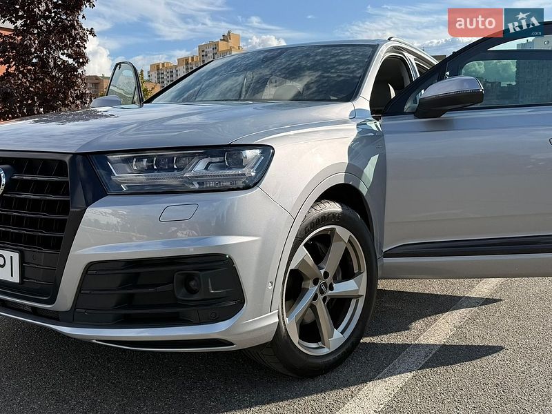 Внедорожник / Кроссовер Audi Q7 2018 в Киеве