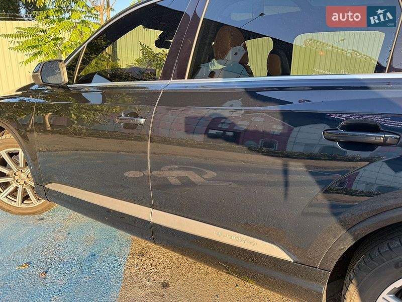 Внедорожник / Кроссовер Audi Q7 2016 в Киеве