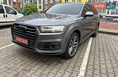 Внедорожник / Кроссовер Audi Q7 2017 в Черновцах