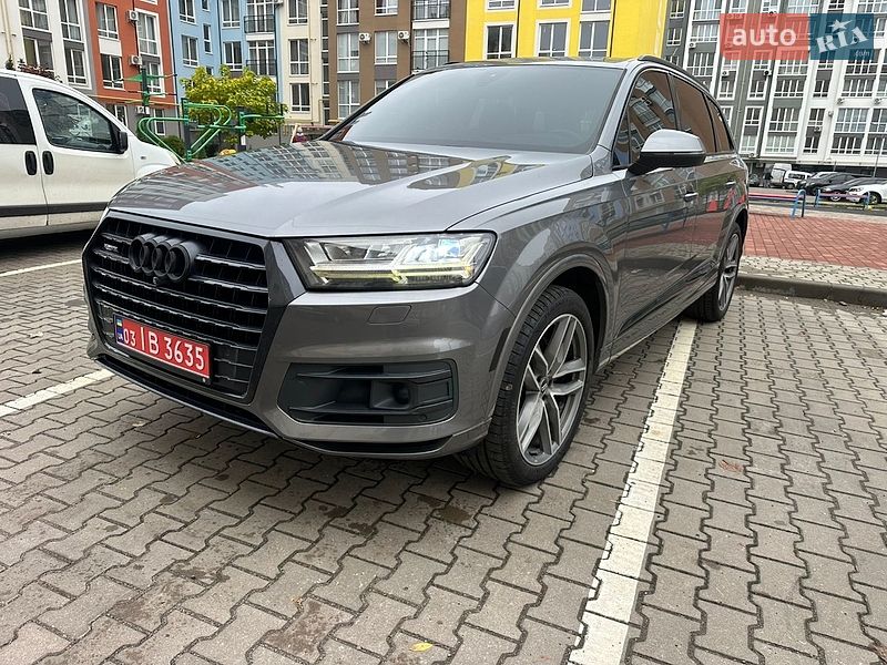 Внедорожник / Кроссовер Audi Q7 2017 в Черновцах