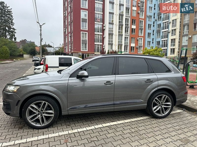 Внедорожник / Кроссовер Audi Q7 2017 в Черновцах