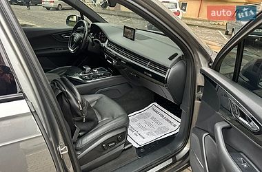 Внедорожник / Кроссовер Audi Q7 2017 в Черновцах