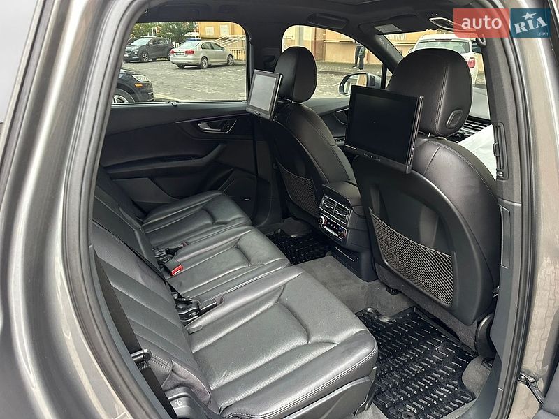 Внедорожник / Кроссовер Audi Q7 2017 в Черновцах