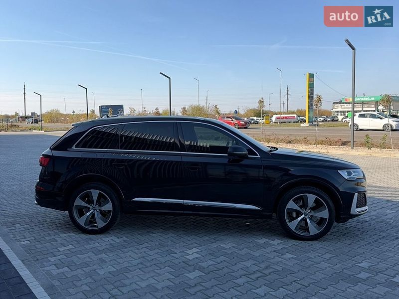 Внедорожник / Кроссовер Audi Q7 2020 в Ужгороде